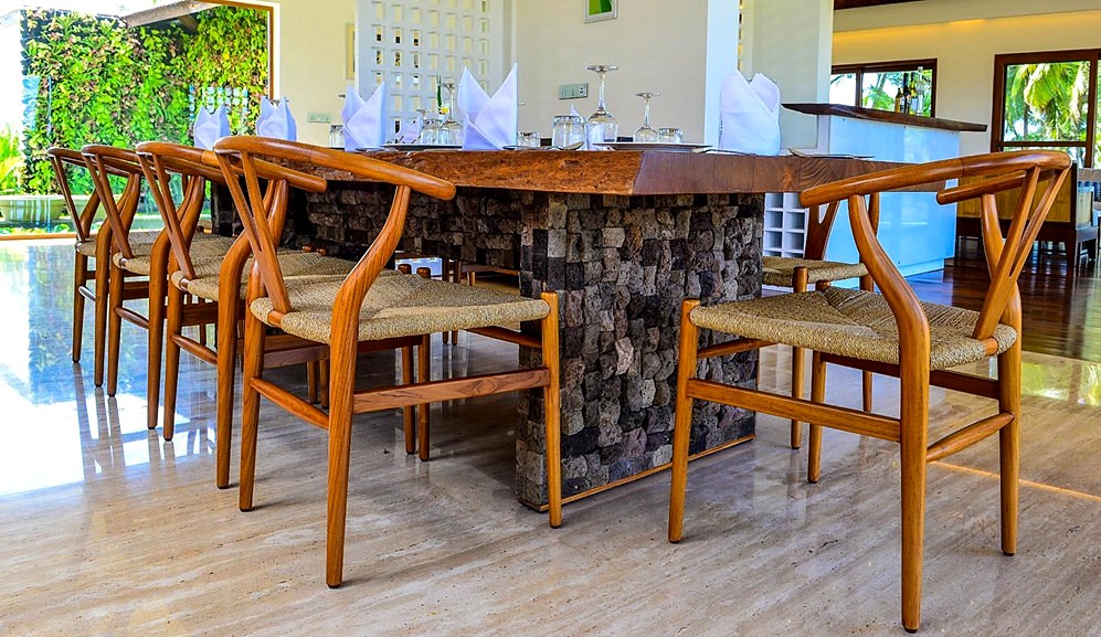 KAYU Dining — Teak Table Setting