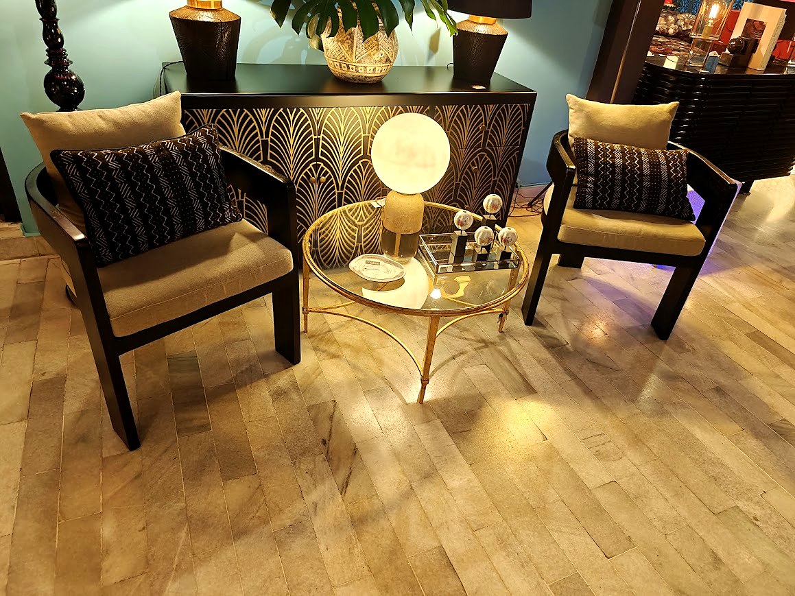 Collector Lounge Vignette